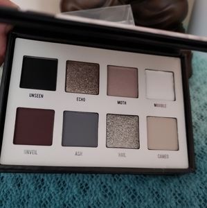 Eyeshadow palette